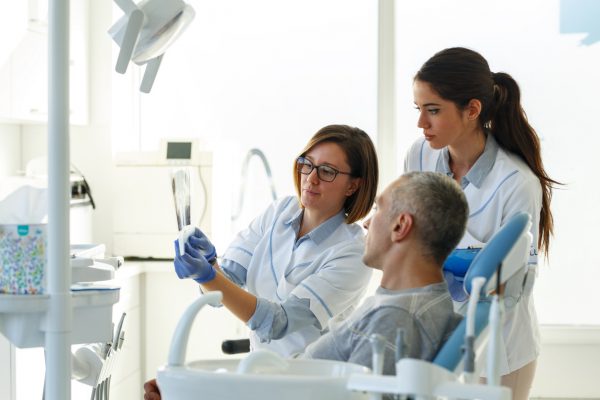 Gerir imagens na odontologia: saiba como