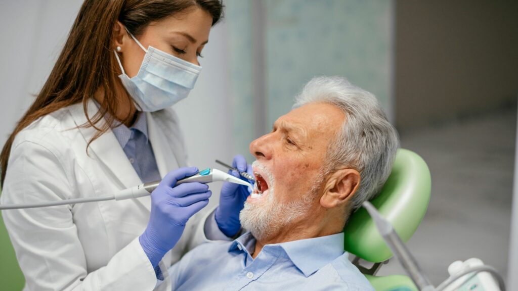 atendimento odontológico a pacientes idosos