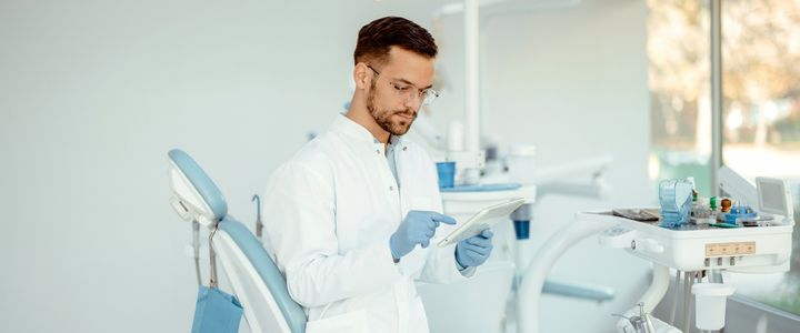 Quanto ganha um dentista que atende por convênio? | Dental Office