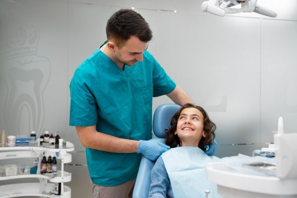 Saiba como atrair e fidelizar pacientes com 16 ideias de posts para dentistas