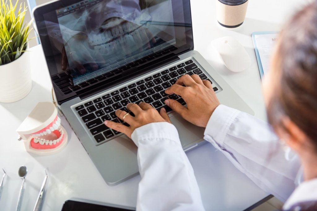 gestão clínica escola de odontologia