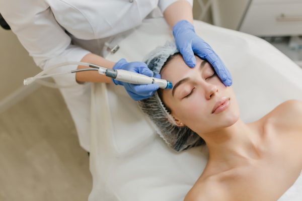 Radiofrequência facial: 5 vantagens que você precisa conhecer
