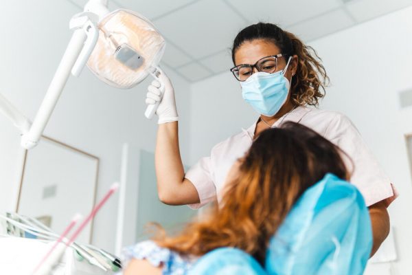 Conheça os melhores cursos de odontologia para impulsionar sua carreira